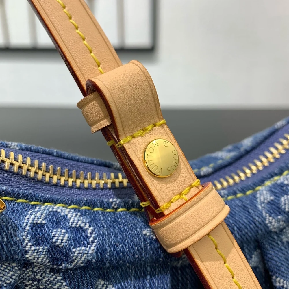 Louis Vuitton Pochette Valley Monogram Denim